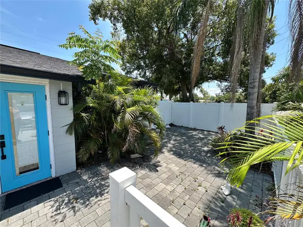 4521 EDGEWATER DR #2, Orlando, FL 32804