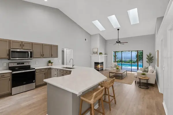 623 YORKSHIRE DR, Oviedo, FL 32765
