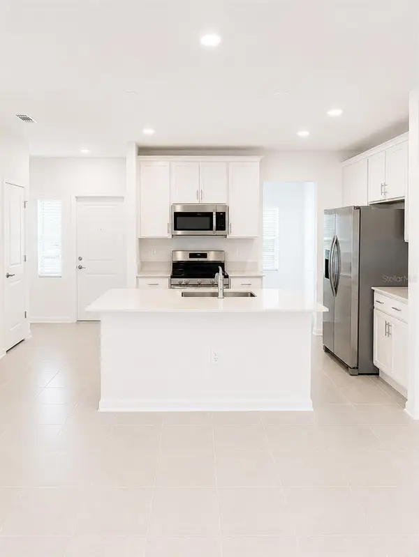 5677 LIVELINESS ALY, Clermont, FL 34714