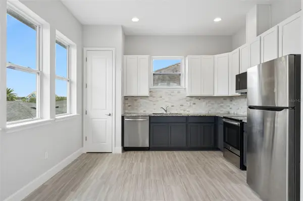 8033 NEMOURS Pkwy, Orlando, FL 32827