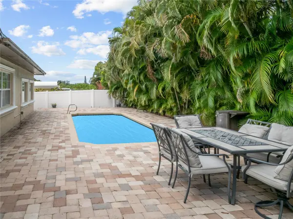 14331 APACHE AVE, Largo, FL 33774
