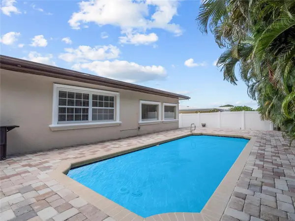14331 APACHE AVE, Largo, FL 33774