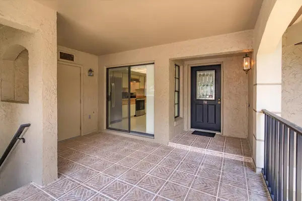1055 KENSINGTON PARK DR #711, Altamonte Springs, FL 32714