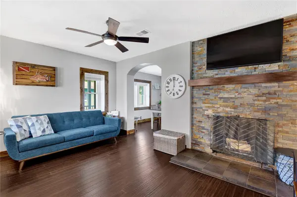 302 S PALM AVE, Howey In The Hills, FL 34737