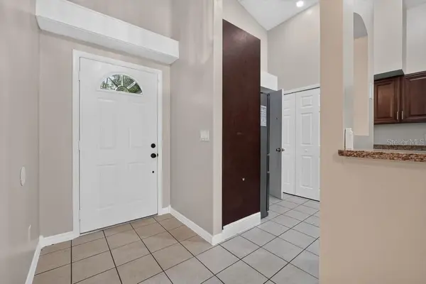 97 ABBEY HOLLOW DR, Apopka, FL 32712