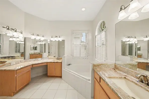 12516 LEATHERLEAF DR, Tampa, FL 33626