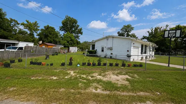 354 PARK DR, Deland, FL 32724