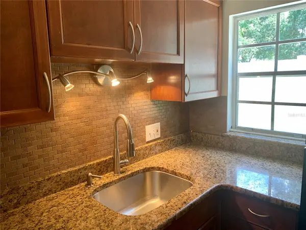 525 CONWAY RD #9, Orlando, FL 32807