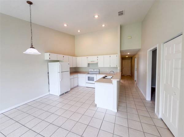 37209 GRASSY HILL LN, Dade City, FL 33525