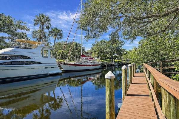 1901 UPPER COVE TER, Sarasota, FL 34231