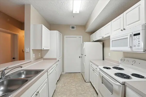 5560 METROWEST BLVD #108, Orlando, FL 32811