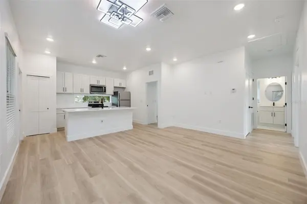 521 W HERRIOTT AVE, Oakland, FL 34760