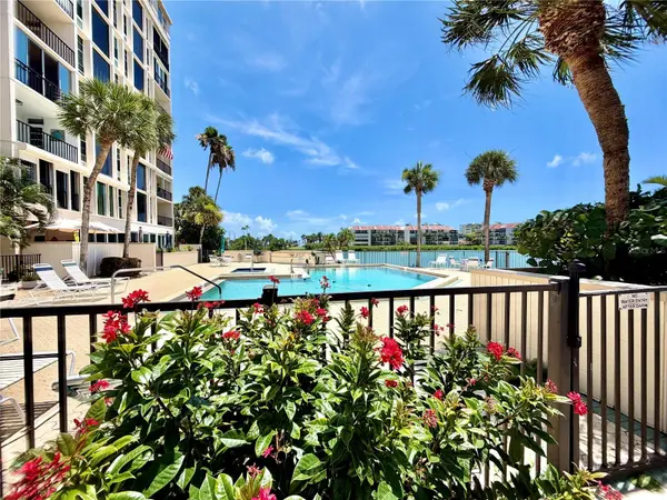 7400 SUN ISLAND DR S #111, South Pasadena, FL 33707