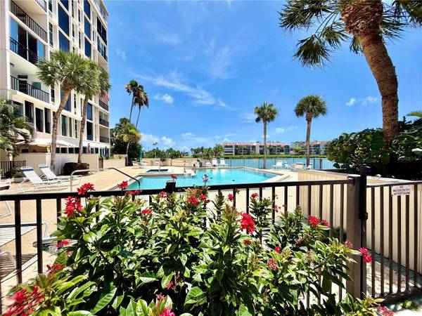 7400 SUN ISLAND DR S #111, South Pasadena, FL 33707