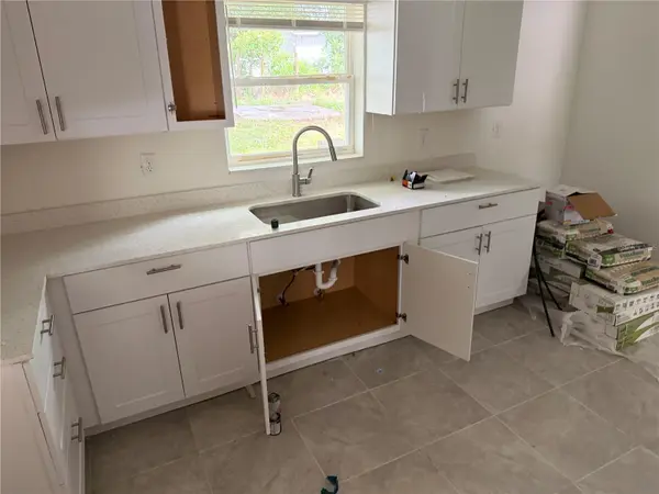 6 S BARBOUR ST, Beverly Hills, FL 34465