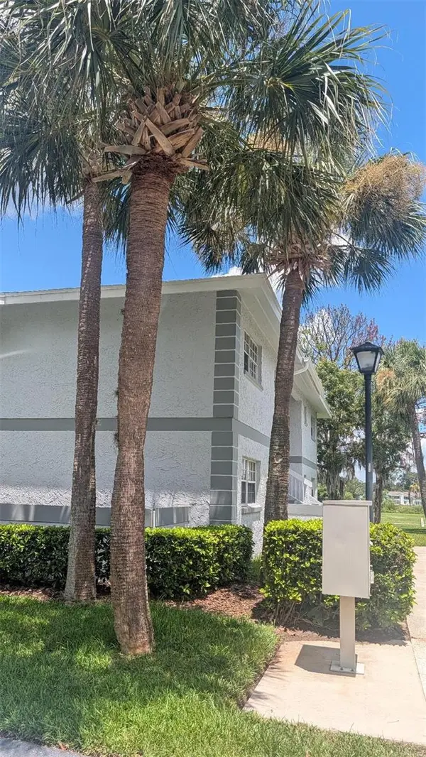 458 FAIRWAYS CIRCLE #201, Ocala, FL 34472