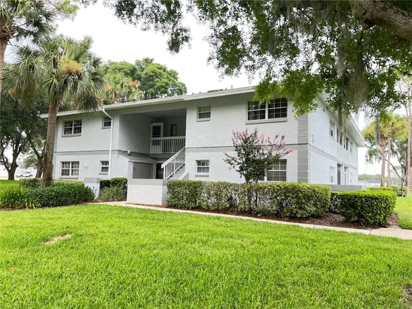 572 SE FAIRWAYS LN #N204, Ocala, FL 34472