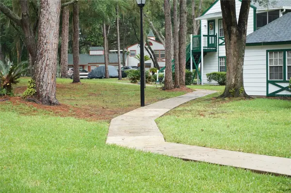7945 MIDWAY DRIVE TER #H201, Ocala, FL 34472
