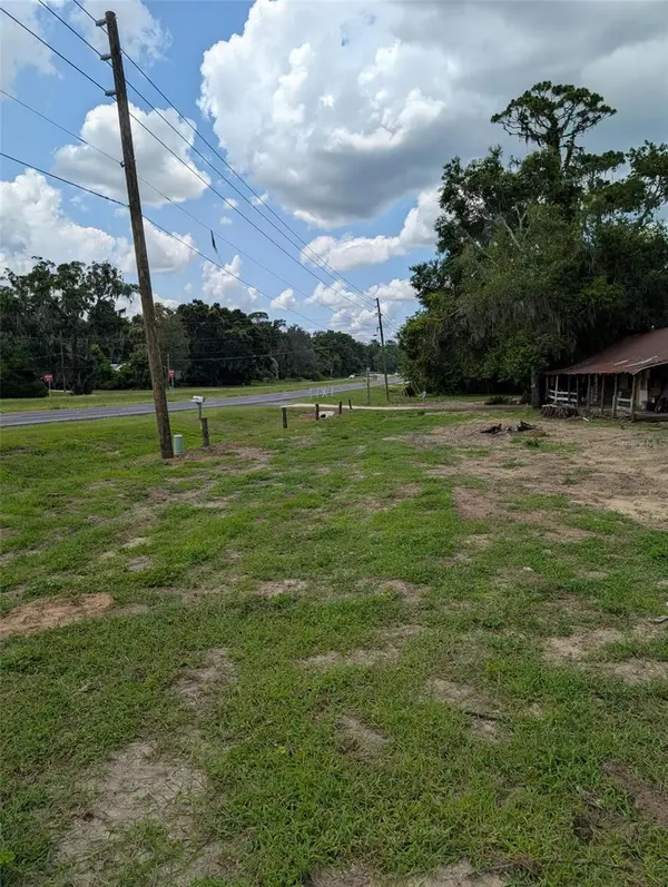 19063 N US HWY 441, Orange Lake, FL 32681