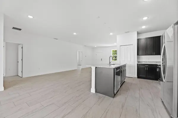 2744 W REDGATE DR, Dunnellon, FL 34433