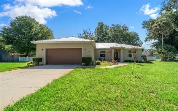 213 GRAND AVE, Deland, FL 32720