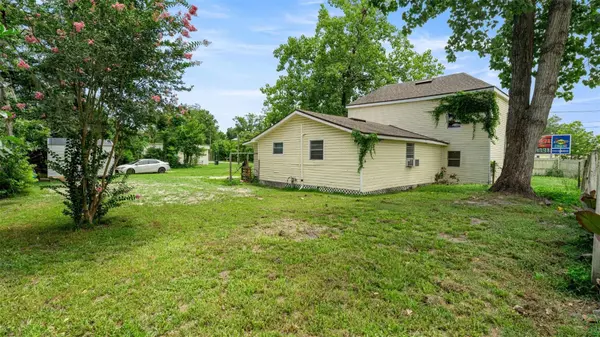 10107 S DIVISION AVE, Hampton, FL 32044