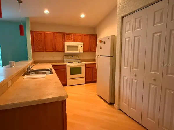 4921 NE 123RD LN, Oxford, FL 34484
