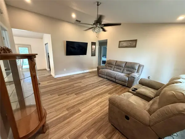 10 EMERALD TRL, Ocala, FL 34472