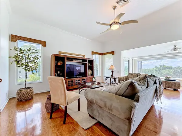 6042 TOPSAIL RD #6042, Lady Lake, FL 32159