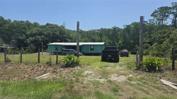 135 STARLIGHT RD, Crescent City, FL 32112