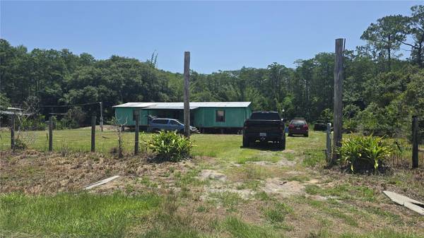 135 STARLIGHT RD, Crescent City, FL 32112