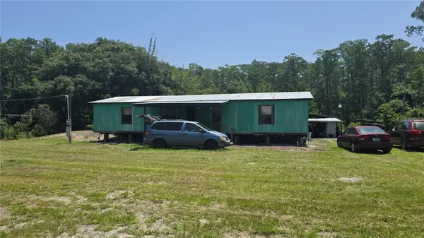 135 STARLIGHT RD, Crescent City, FL 32112