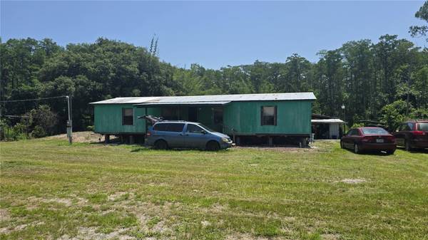 135 STARLIGHT RD, Crescent City, FL 32112