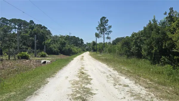135 STARLIGHT RD, Crescent City, FL 32112