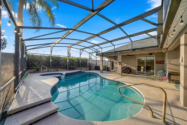 9095 LAUREL RIDGE DR, Mount Dora, FL 32757