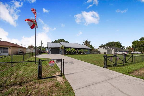 2426 VIEW WAY, Lakeland, FL 33810