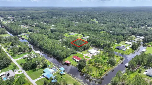 30 AMARYLLIS DR, Indian Lake Estates, FL 33855