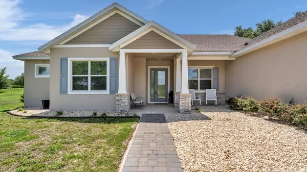 5701 CRESTVIEW DR, Lady Lake, FL 32159