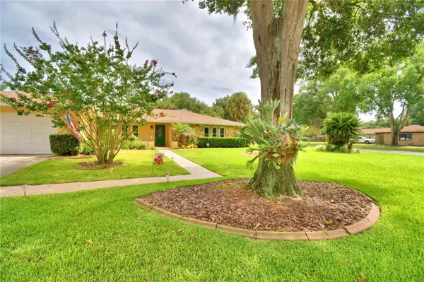 902 CRESTVIEW DR, Auburndale, FL 33823