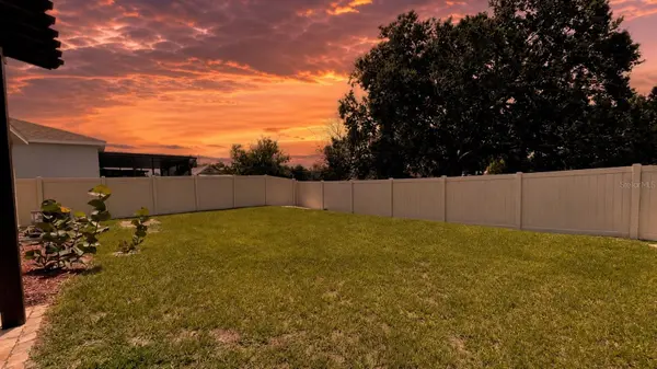 689 CROWN ROSE DR, Eagle Lake, FL 33839