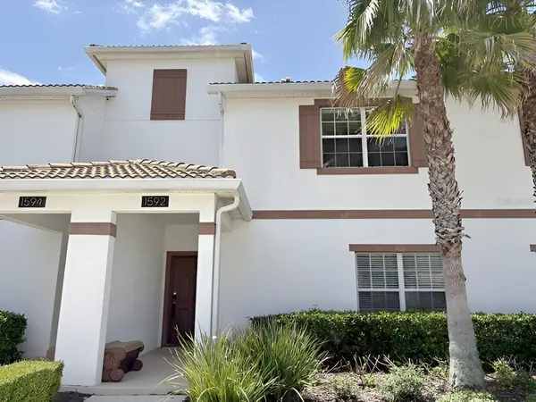 1592 MOON VALLEY DR, Davenport, FL 33896
