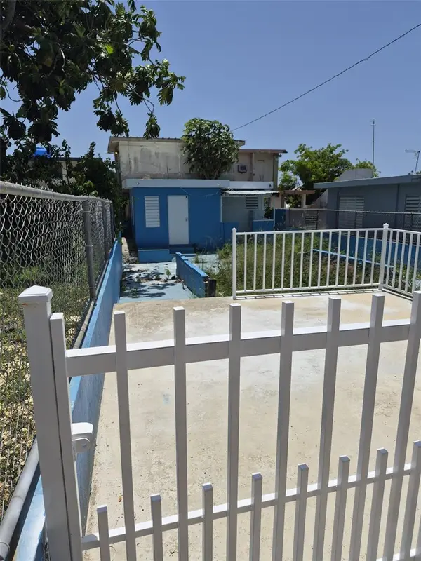 1 BARRIO MORA, Isabela, PR 00662