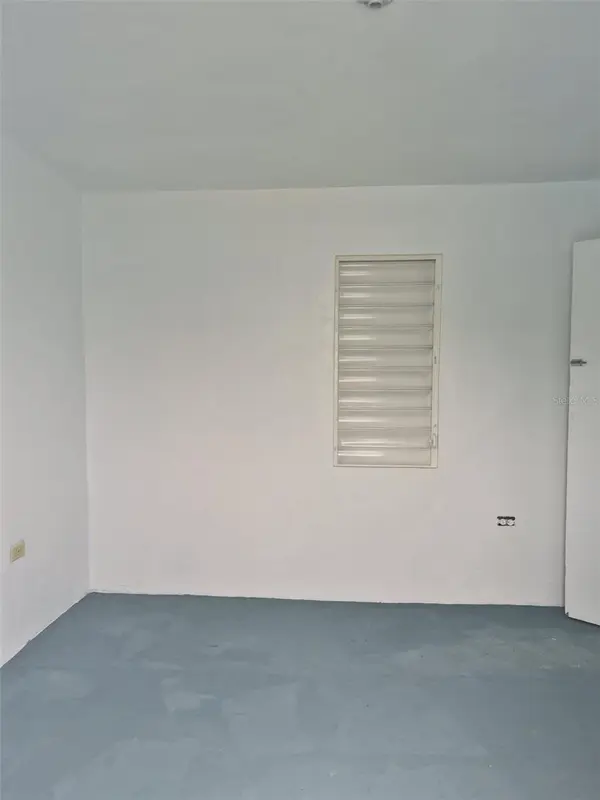 1 BARRIO MORA, Isabela, PR 00662