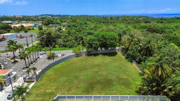 A-1 PASEO MADRID, Vega Alta, PR 00692