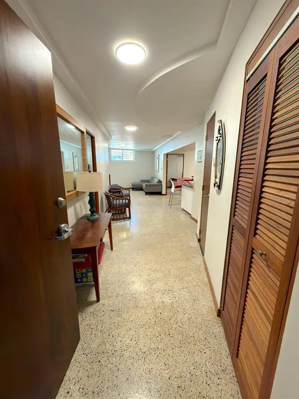 185 CALLE PINE GROVE #B-1, Carolina, PR 00979