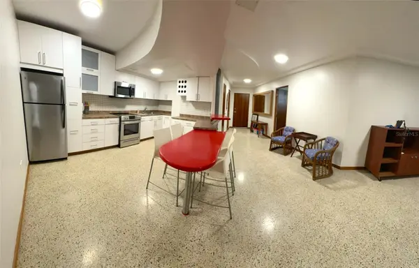 185 CALLE PINE GROVE #B-1, Carolina, PR 00979