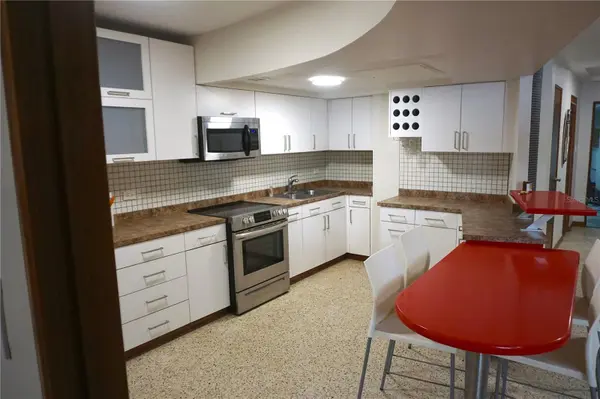 185 CALLE PINE GROVE #B-1, Carolina, PR 00979