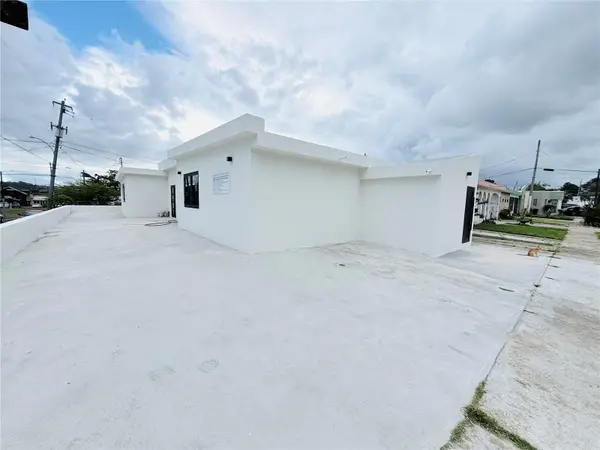 TRIPLEX HOUSE  Calle 5 D1 EXT. BUSO, Humacao, PR 00791