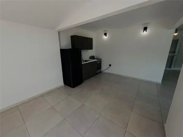 TRIPLEX HOUSE  Calle 5 D1 EXT. BUSO, Humacao, PR 00791