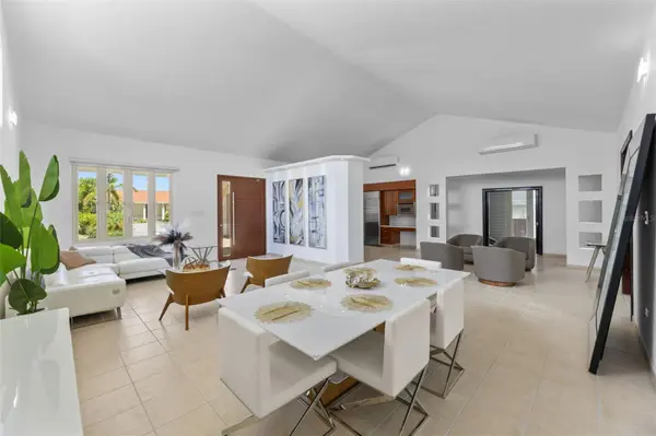 112 CAMINO DE LOS LOTOS, Dorado, PR 00646